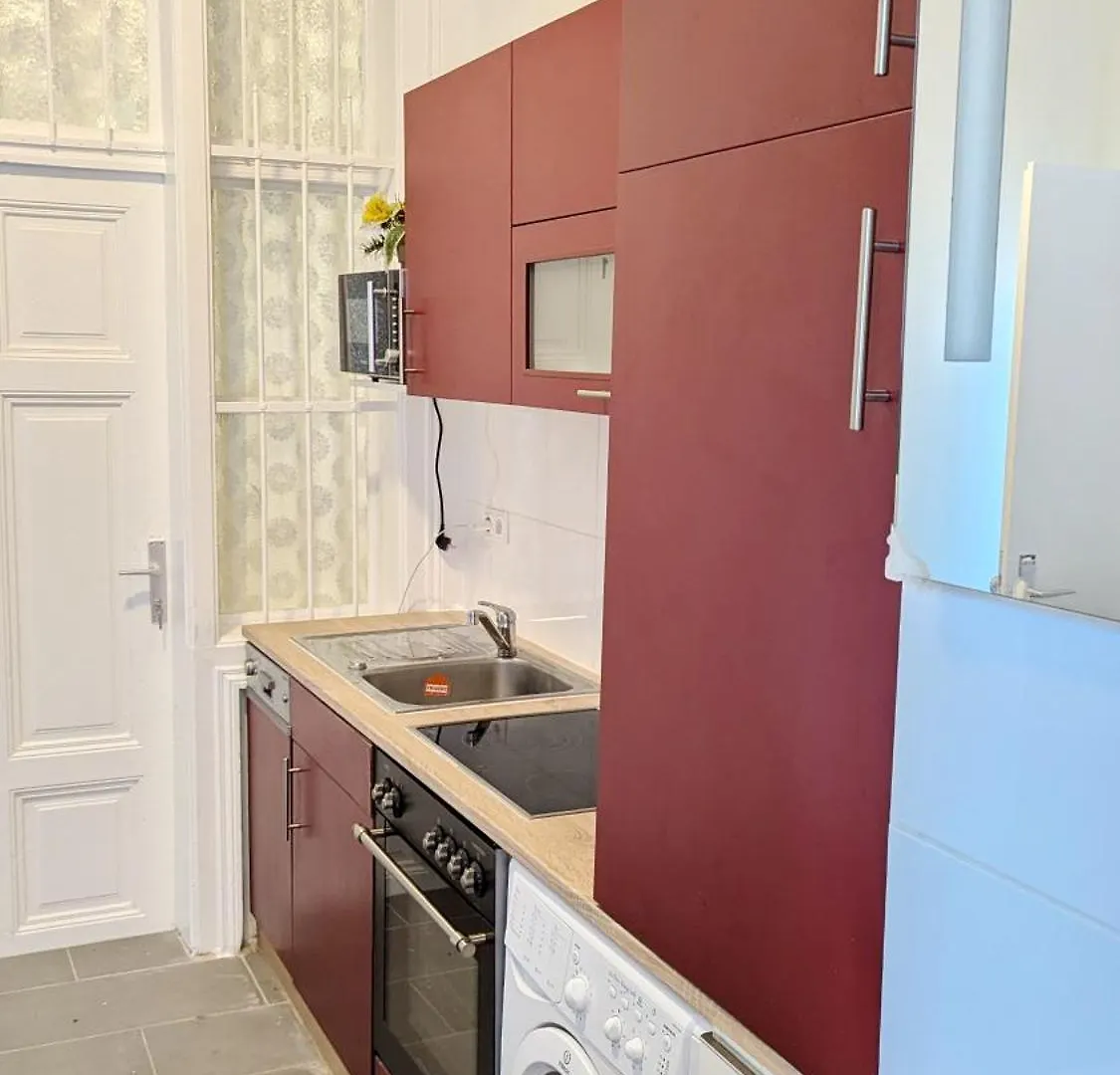 Cozy Room In Stadthalle Area Vienna Homestay