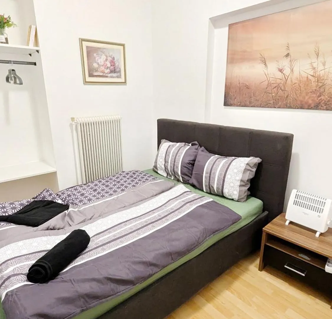 Homestay Cozy Room In Stadthalle Area Vienna
