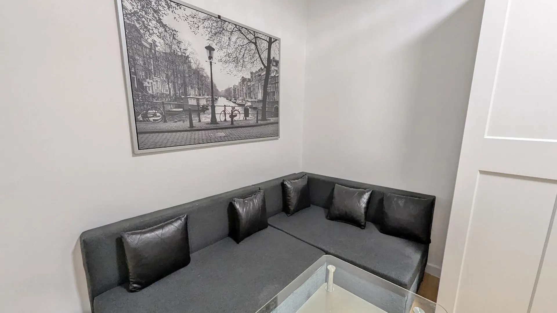 Homestay Cozy Room In Stadthalle Area Vienna