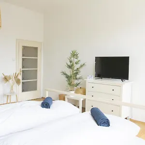 Apartamento Sunny Near Belvédère Castle, Viena